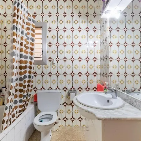 Grande Con Cama Familiar Homestay Esplugues de Llobregat